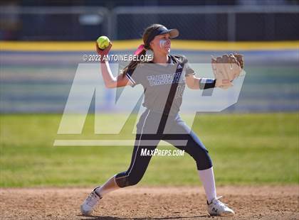 Thumbnail 2 in Trabuco Hills vs. Santa Fe photogallery.