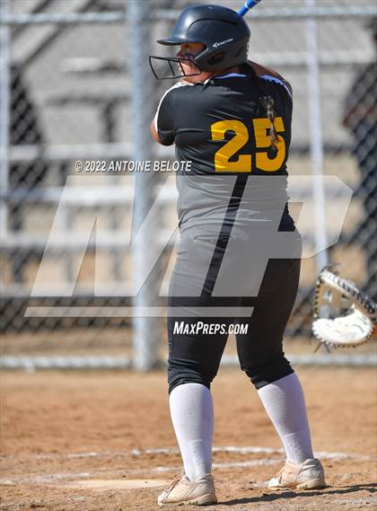 Thumbnail 2 in Trabuco Hills vs. Santa Fe photogallery.