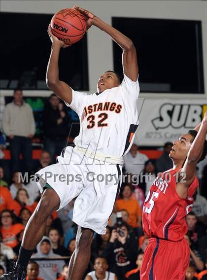 Thumbnail 2 in Lindhurst vs. Foothill (CIF SJS D3 Playoffs) photogallery.