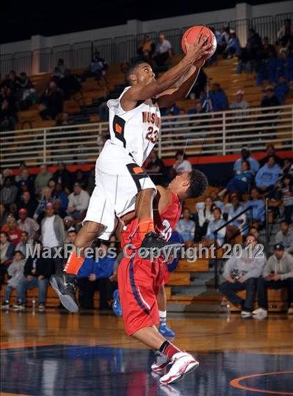 Thumbnail 3 in Lindhurst vs. Foothill (CIF SJS D3 Playoffs) photogallery.