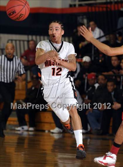 Thumbnail 3 in Lindhurst vs. Foothill (CIF SJS D3 Playoffs) photogallery.