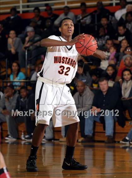 Thumbnail 2 in Lindhurst vs. Foothill (CIF SJS D3 Playoffs) photogallery.