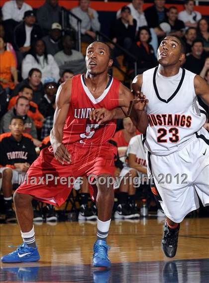 Thumbnail 3 in Lindhurst vs. Foothill (CIF SJS D3 Playoffs) photogallery.