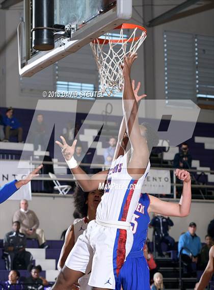 Thumbnail 1 in Christian Brothers vs. Folsom (St. Hope Elite Classic) photogallery.