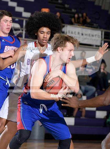 Thumbnail 3 in Christian Brothers vs. Folsom (St. Hope Elite Classic) photogallery.