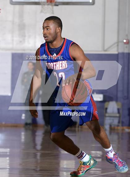 Thumbnail 2 in Christian Brothers vs. Folsom (St. Hope Elite Classic) photogallery.