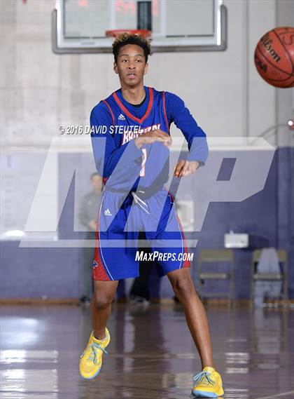 Thumbnail 3 in Christian Brothers vs. Folsom (St. Hope Elite Classic) photogallery.