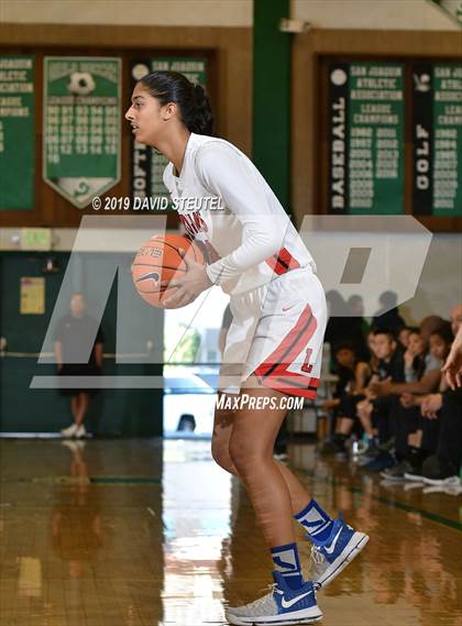 Thumbnail 3 in Lincoln vs. Fairmont Prep (St. Mary's Stockton MLK Showcase) photogallery.