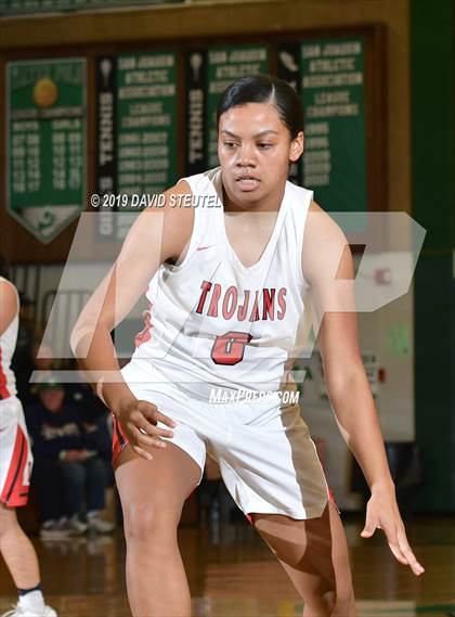 Thumbnail 1 in Lincoln vs. Fairmont Prep (St. Mary's Stockton MLK Showcase) photogallery.