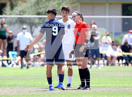 Thumbnail 2 in Mira Costa vs. Birmingham (CIF D1 Regional Finals) photogallery.