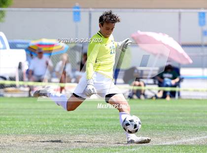 Thumbnail 3 in Mira Costa vs. Birmingham (CIF D1 Regional Finals) photogallery.