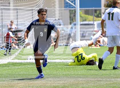 Thumbnail 2 in Mira Costa vs. Birmingham (CIF D1 Regional Finals) photogallery.