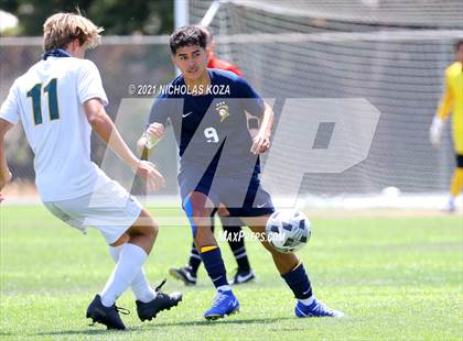 Thumbnail 2 in Mira Costa vs. Birmingham (CIF D1 Regional Finals) photogallery.