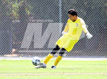 Thumbnail 2 in Mira Costa vs. Birmingham (CIF D1 Regional Finals) photogallery.