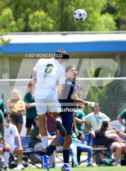 Thumbnail 2 in Mira Costa vs. Birmingham (CIF D1 Regional Finals) photogallery.