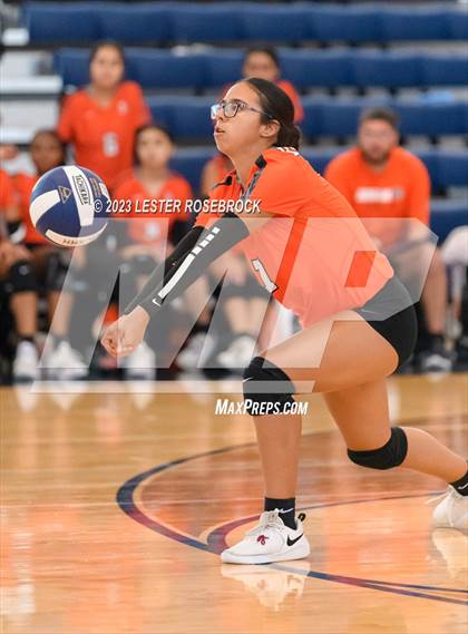 Thumbnail 2 in Burbank vs Somerset (Hondo Volleyball Tournament) photogallery.