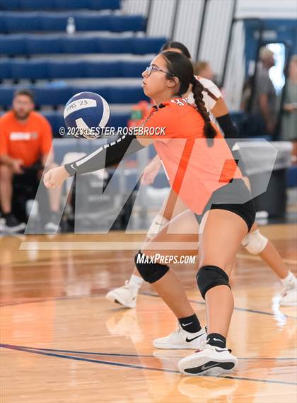 Thumbnail 3 in Burbank vs Somerset (Hondo Volleyball Tournament) photogallery.