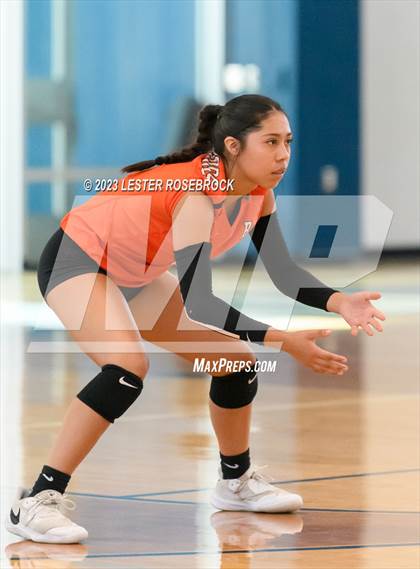 Thumbnail 3 in Burbank vs Somerset (Hondo Volleyball Tournament) photogallery.
