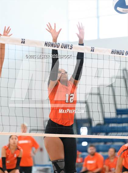 Thumbnail 3 in Burbank vs Somerset (Hondo Volleyball Tournament) photogallery.