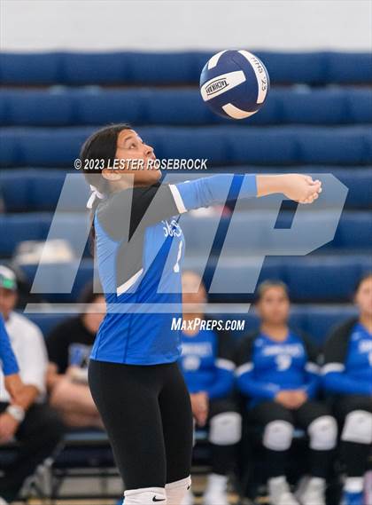 Thumbnail 2 in Burbank vs Somerset (Hondo Volleyball Tournament) photogallery.