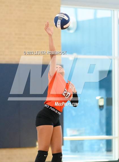 Thumbnail 2 in Burbank vs Somerset (Hondo Volleyball Tournament) photogallery.