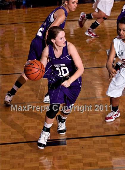 Thumbnail 3 in Sevier County vs. Jefferson County photogallery.