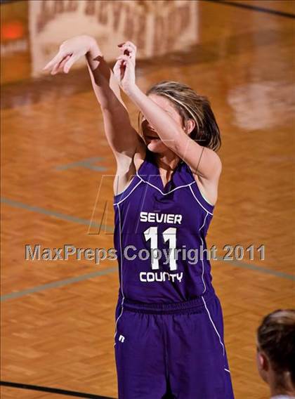 Thumbnail 3 in Sevier County vs. Jefferson County photogallery.