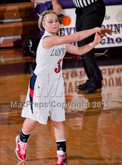 Thumbnail 2 in Sevier County vs. Jefferson County photogallery.