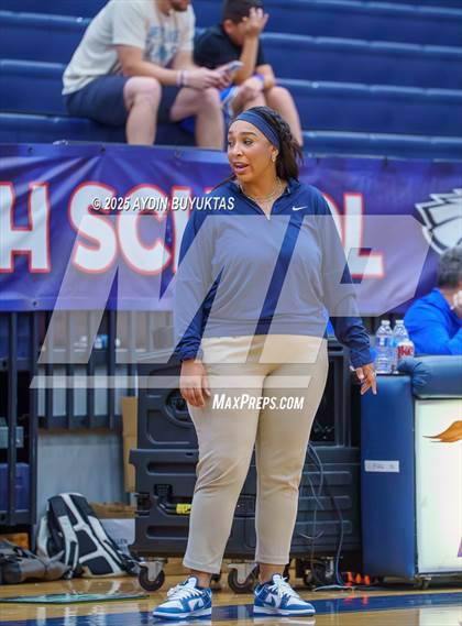 Thumbnail 2 in Highland Park vs. Emerson (Allen Eagles Hoopfest) photogallery.