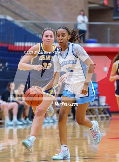 Thumbnail 3 in Highland Park vs. Emerson (Allen Eagles Hoopfest) photogallery.