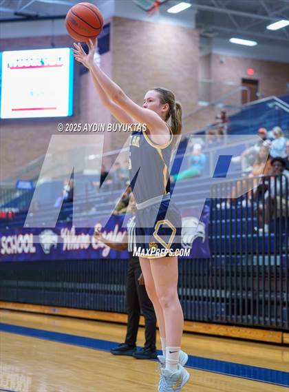 Thumbnail 2 in Highland Park vs. Emerson (Allen Eagles Hoopfest) photogallery.