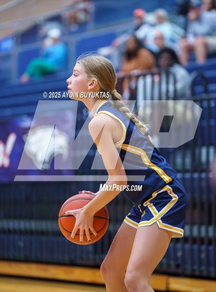 Thumbnail 2 in Highland Park vs. Emerson (Allen Eagles Hoopfest) photogallery.