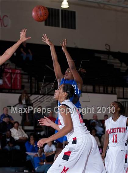 Thumbnail 2 in Grand Prairie @ MacArthur photogallery.
