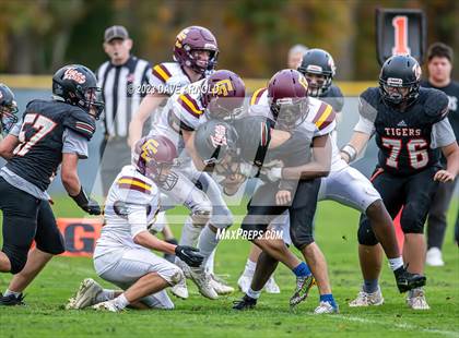 Thumbnail 1 in Cape Elizabeth vs. Biddeford (York High School) photogallery.