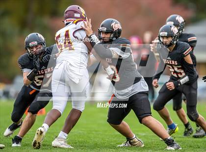 Thumbnail 1 in Cape Elizabeth vs. Biddeford (York High School) photogallery.