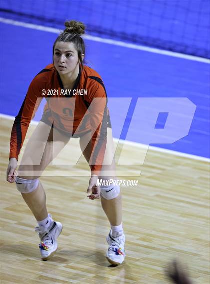 Thumbnail 1 in Lamar vs. Platte Valley (CHSAA 3A Final Four) photogallery.