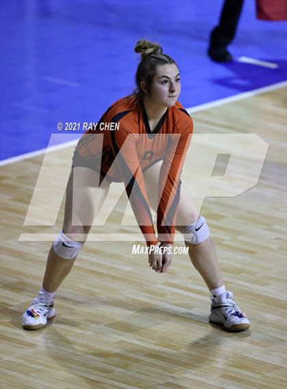 Thumbnail 3 in Lamar vs. Platte Valley (CHSAA 3A Final Four) photogallery.