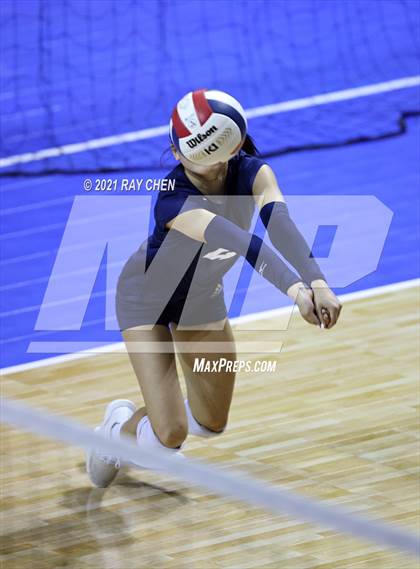 Thumbnail 2 in Lamar vs. Platte Valley (CHSAA 3A Final Four) photogallery.