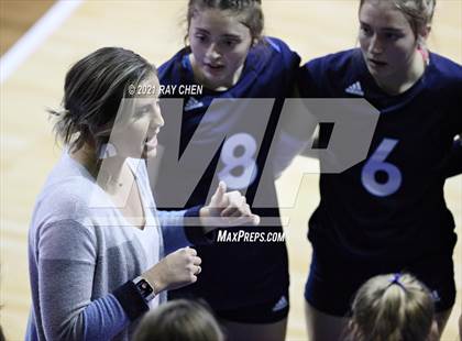 Thumbnail 2 in Lamar vs. Platte Valley (CHSAA 3A Final Four) photogallery.