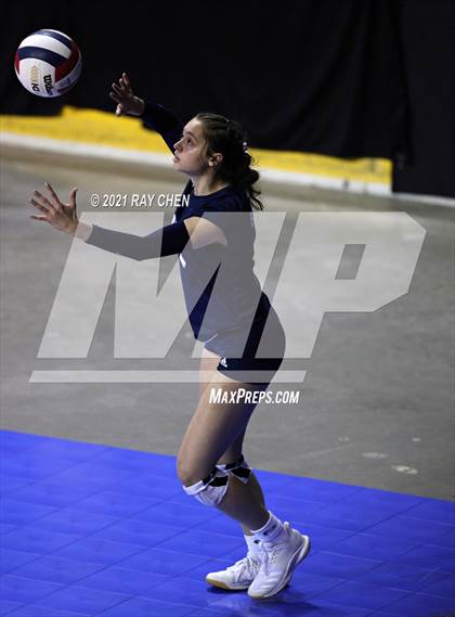 Thumbnail 2 in Lamar vs. Platte Valley (CHSAA 3A Final Four) photogallery.