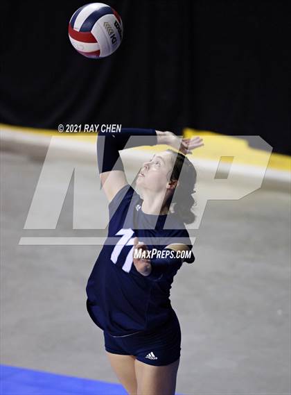 Thumbnail 2 in Lamar vs. Platte Valley (CHSAA 3A Final Four) photogallery.