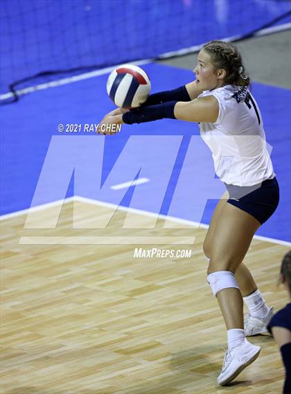 Thumbnail 1 in Lamar vs. Platte Valley (CHSAA 3A Final Four) photogallery.