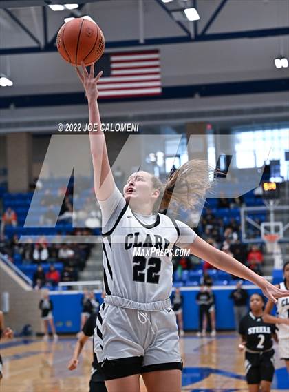 Thumbnail 1 in Clark vs Steele (UIL 6A Region 4 Final) photogallery.