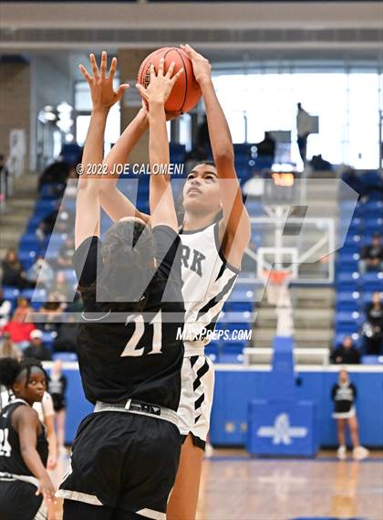 Thumbnail 2 in Clark vs Steele (UIL 6A Region 4 Final) photogallery.