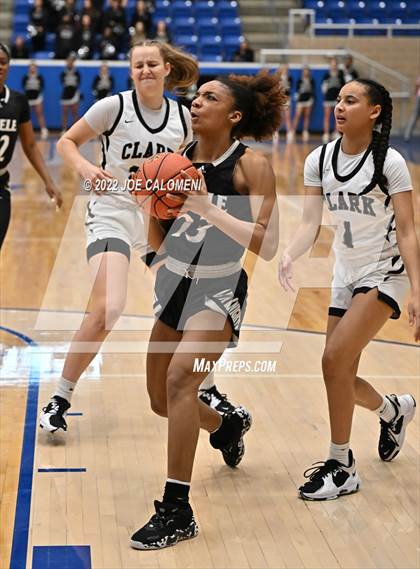 Thumbnail 1 in Clark vs Steele (UIL 6A Region 4 Final) photogallery.