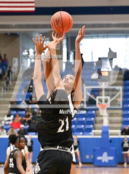Thumbnail 2 in Clark vs Steele (UIL 6A Region 4 Final) photogallery.