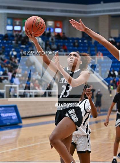 Thumbnail 3 in Clark vs Steele (UIL 6A Region 4 Final) photogallery.