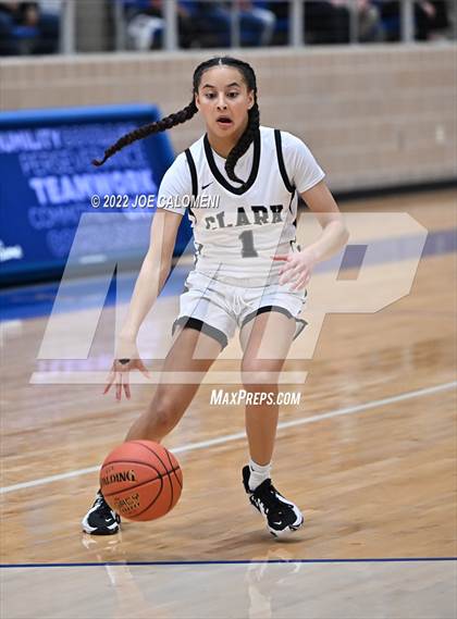 Thumbnail 1 in Clark vs Steele (UIL 6A Region 4 Final) photogallery.