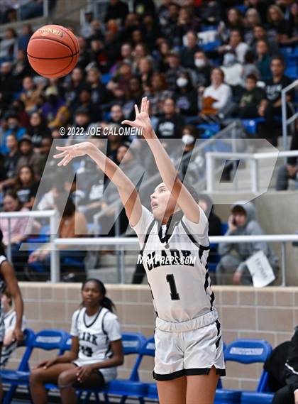 Thumbnail 2 in Clark vs Steele (UIL 6A Region 4 Final) photogallery.