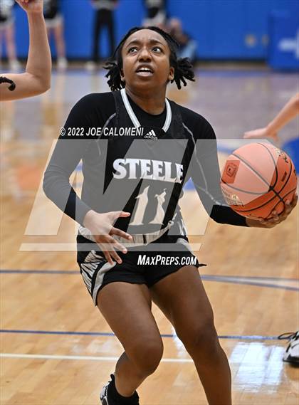 Thumbnail 1 in Clark vs Steele (UIL 6A Region 4 Final) photogallery.